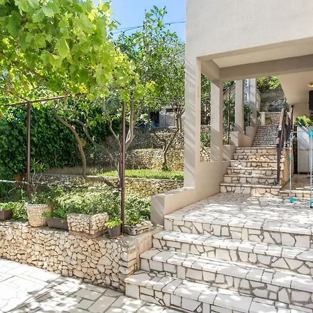 Apartman By The Sea Mastrinka, Ciovo - 21442 *